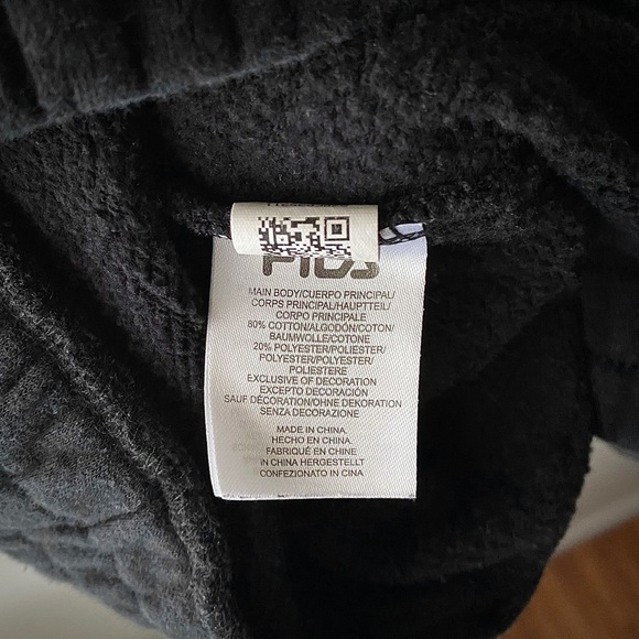 Sporty Fila Pullover Sweatshirt - Picture 4 of 4